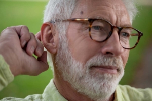 Gli apparecchi acustici aiutano chi soffre di perdita di udito alle alte frequenze