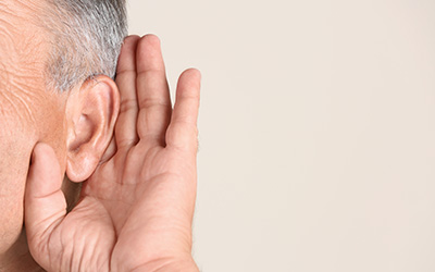 Come riconoscere i problemi di udito: i segnali